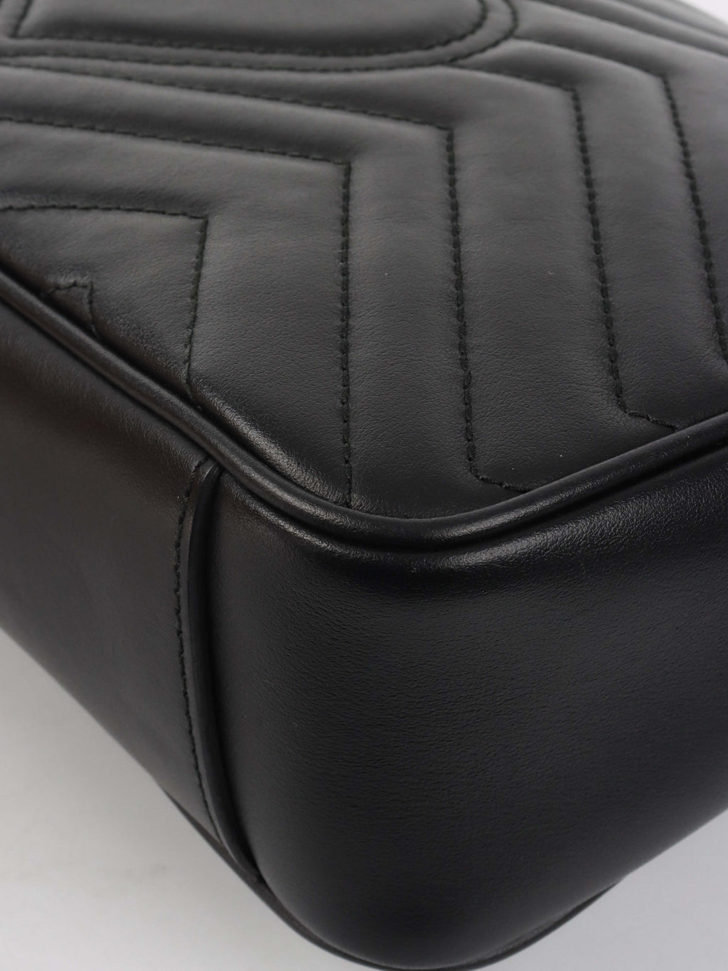 Gucci Black Small Marmont Shoulder Bag.