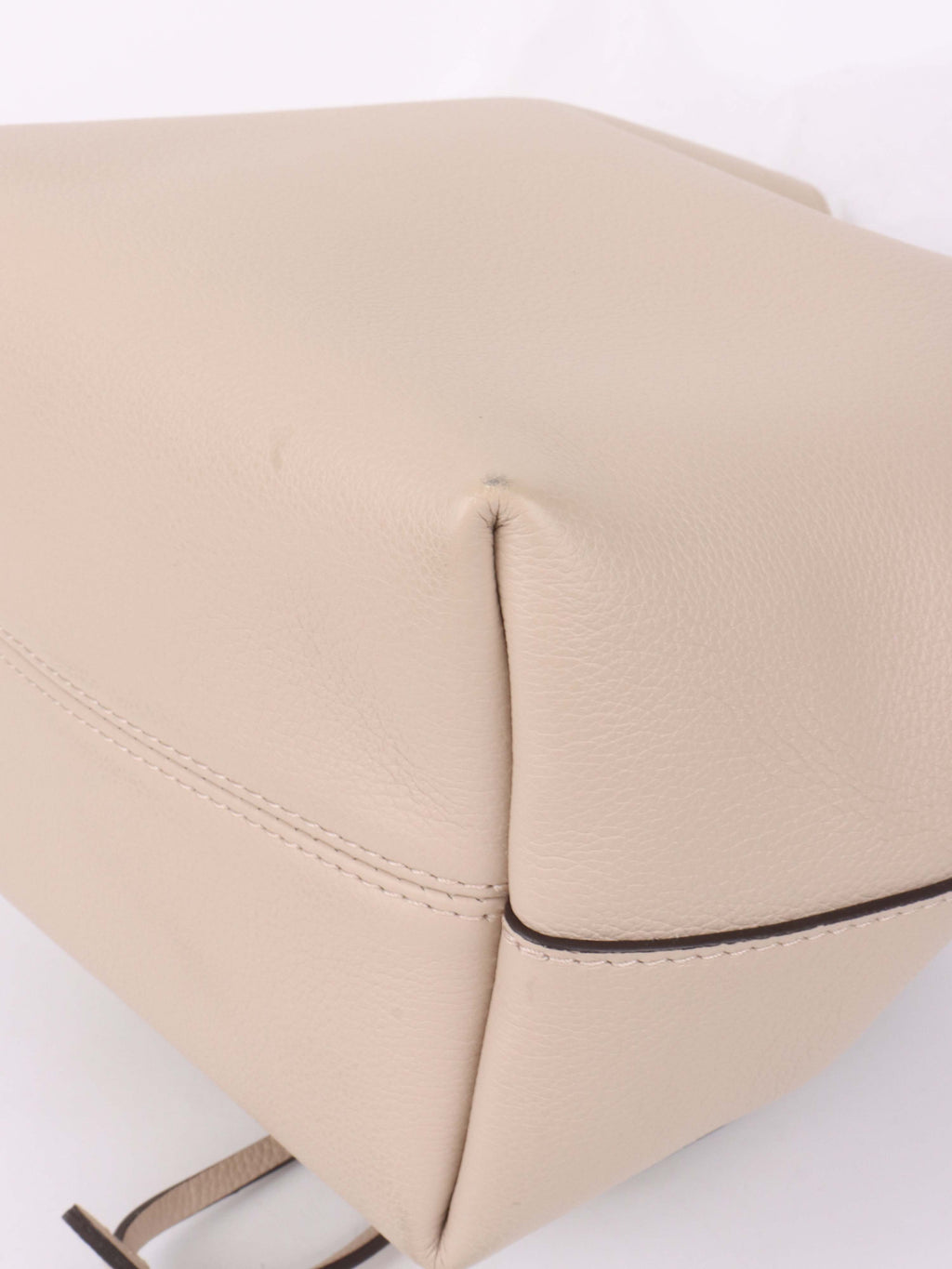 Louis Vuitton Beige Lockme Bucket Bag.