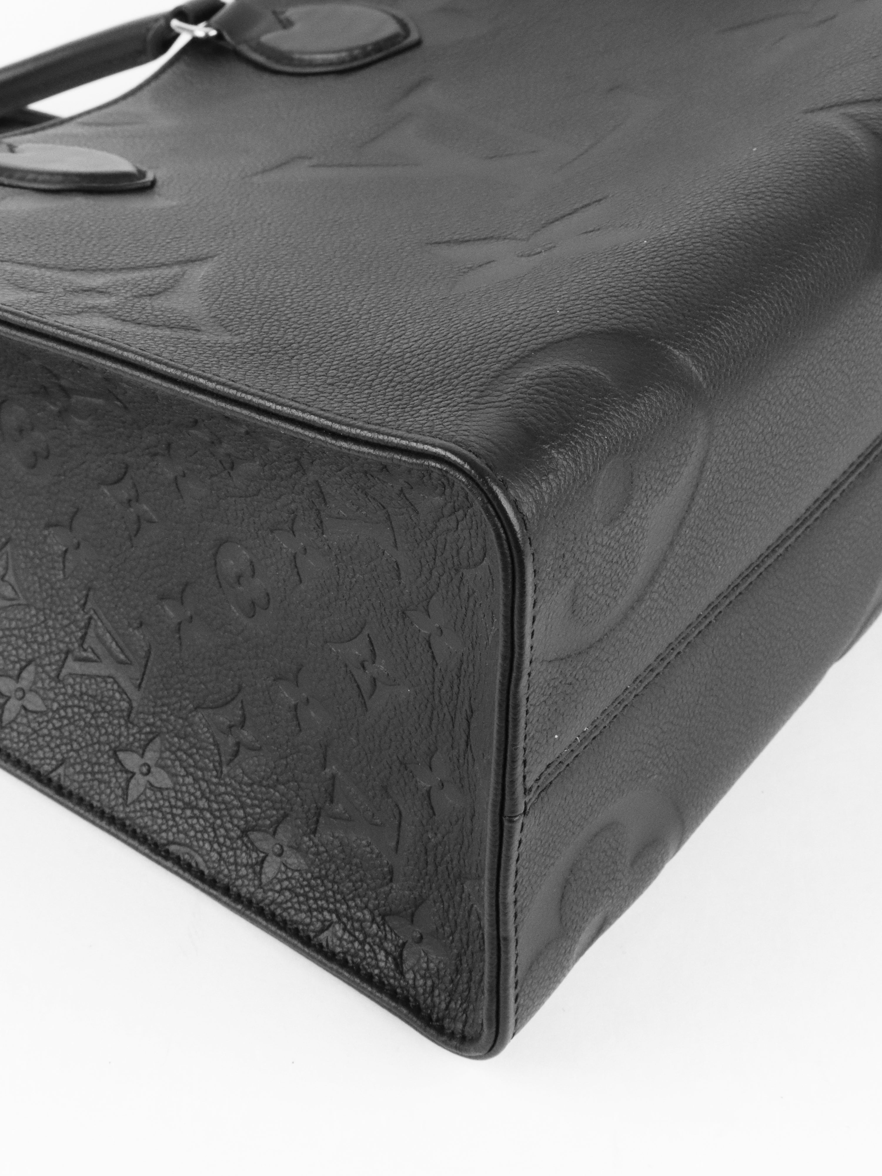 Louis Vuitton Black Empreinte OnTheGo MM