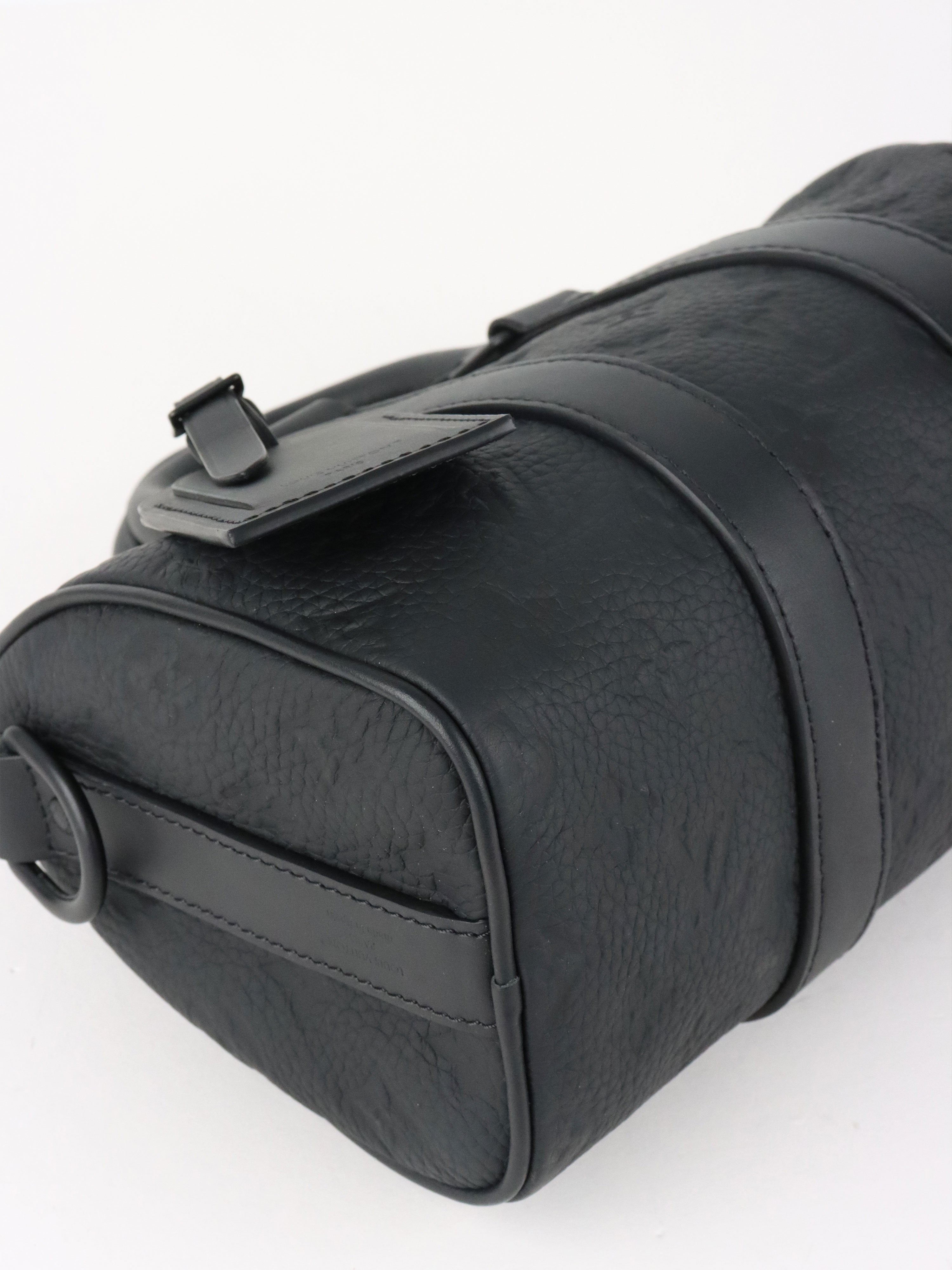 Louis Vuitton Black Keepall Bandoulière 25 Bag