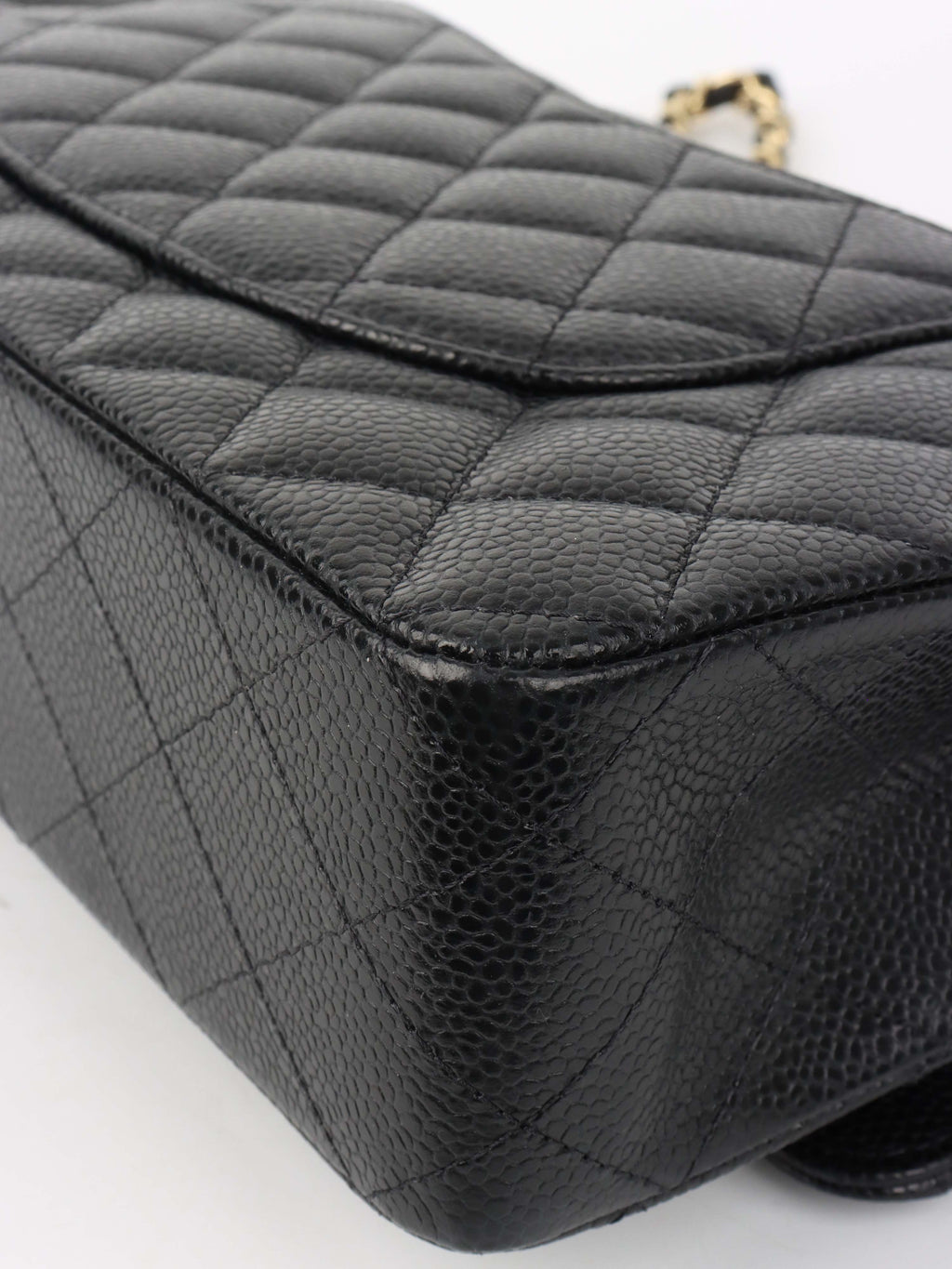 Chanel Black Medium Caviar Classic Flap GHW.
