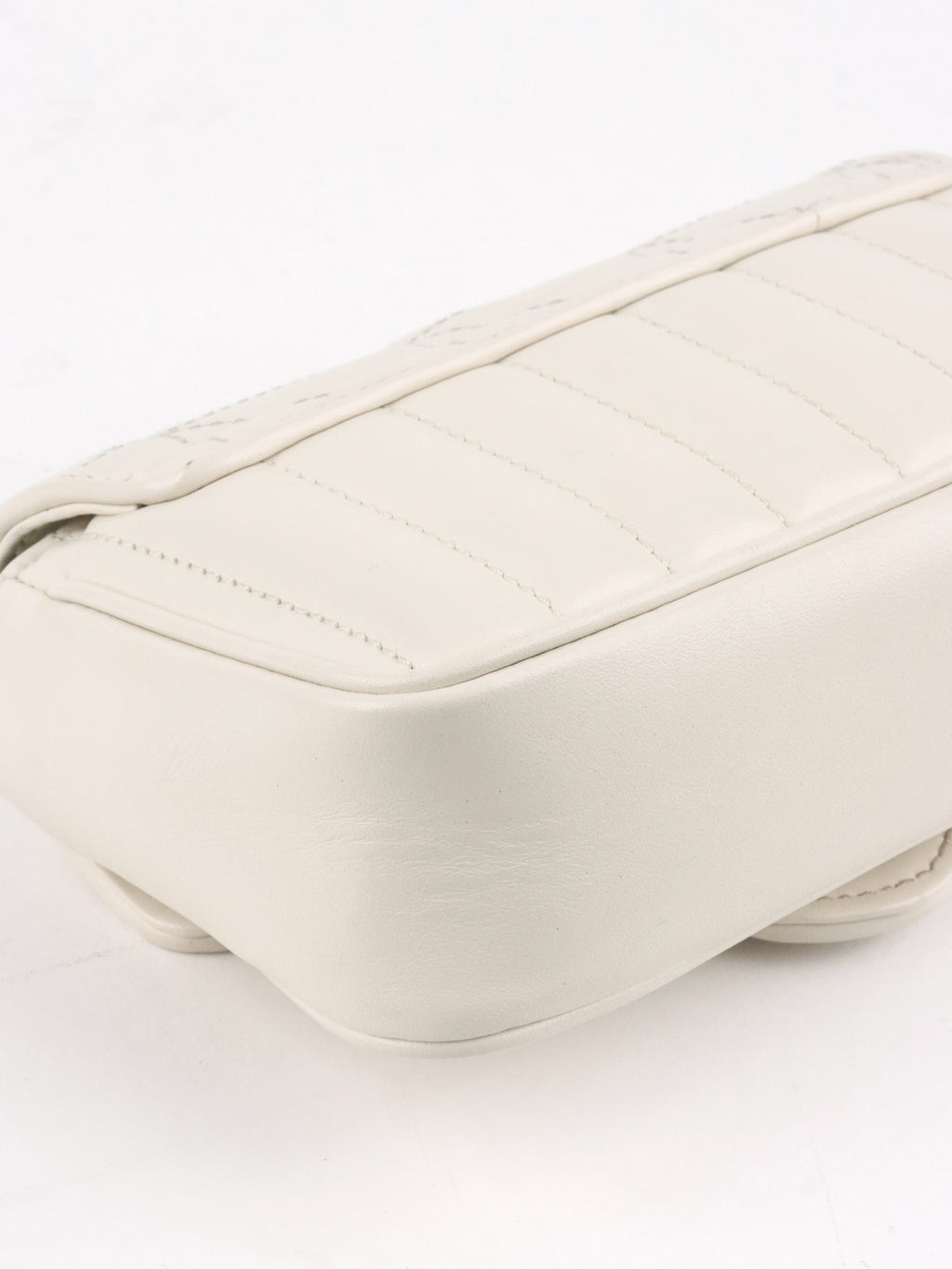 Gucci Super Mini White Chain Bag