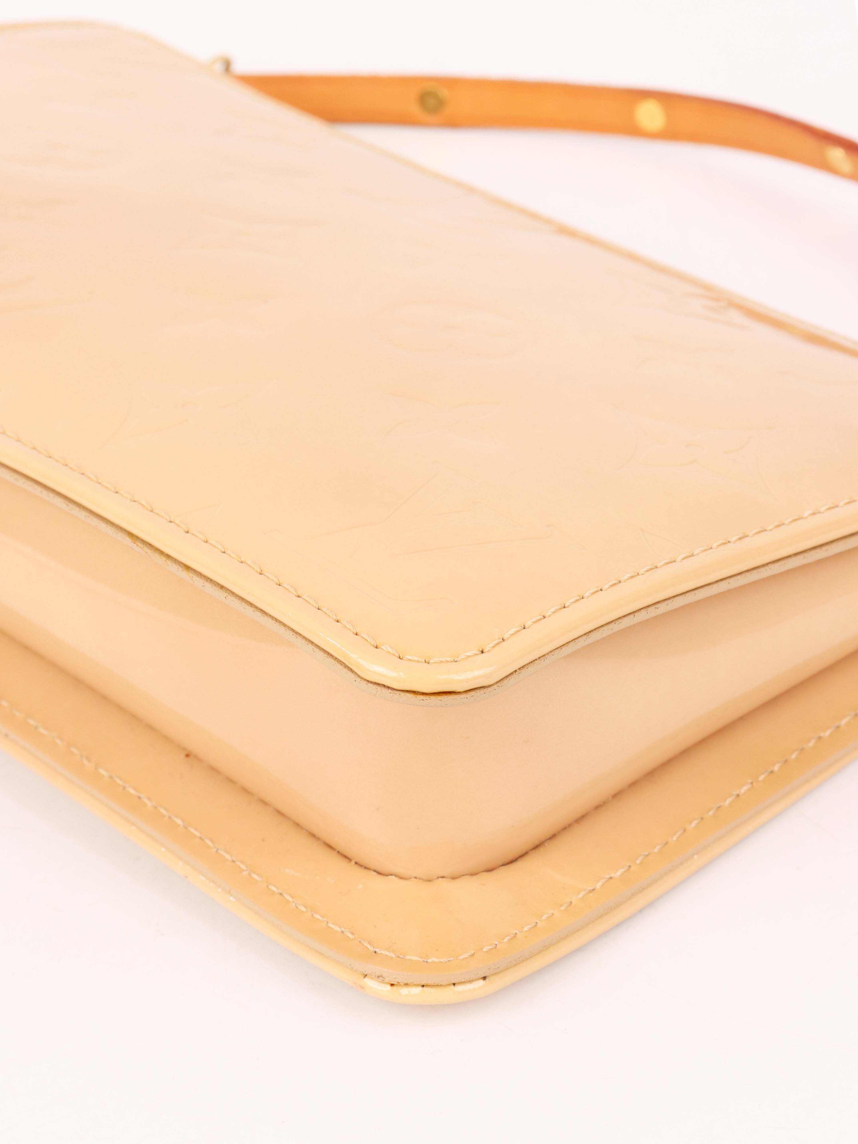 Louis Vuitton Beige Monogram Vernis Lexington Pochette.