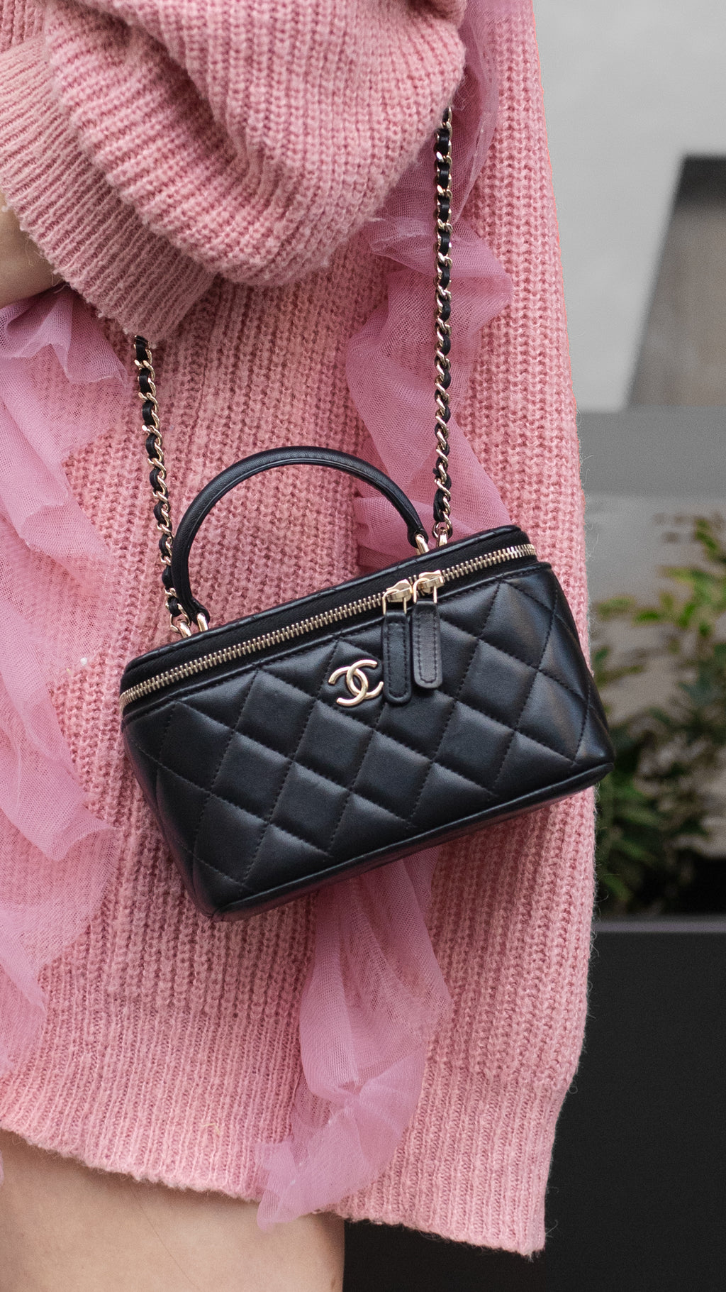 Chanel Black Lambskin Vanity Case with Handle LGHW