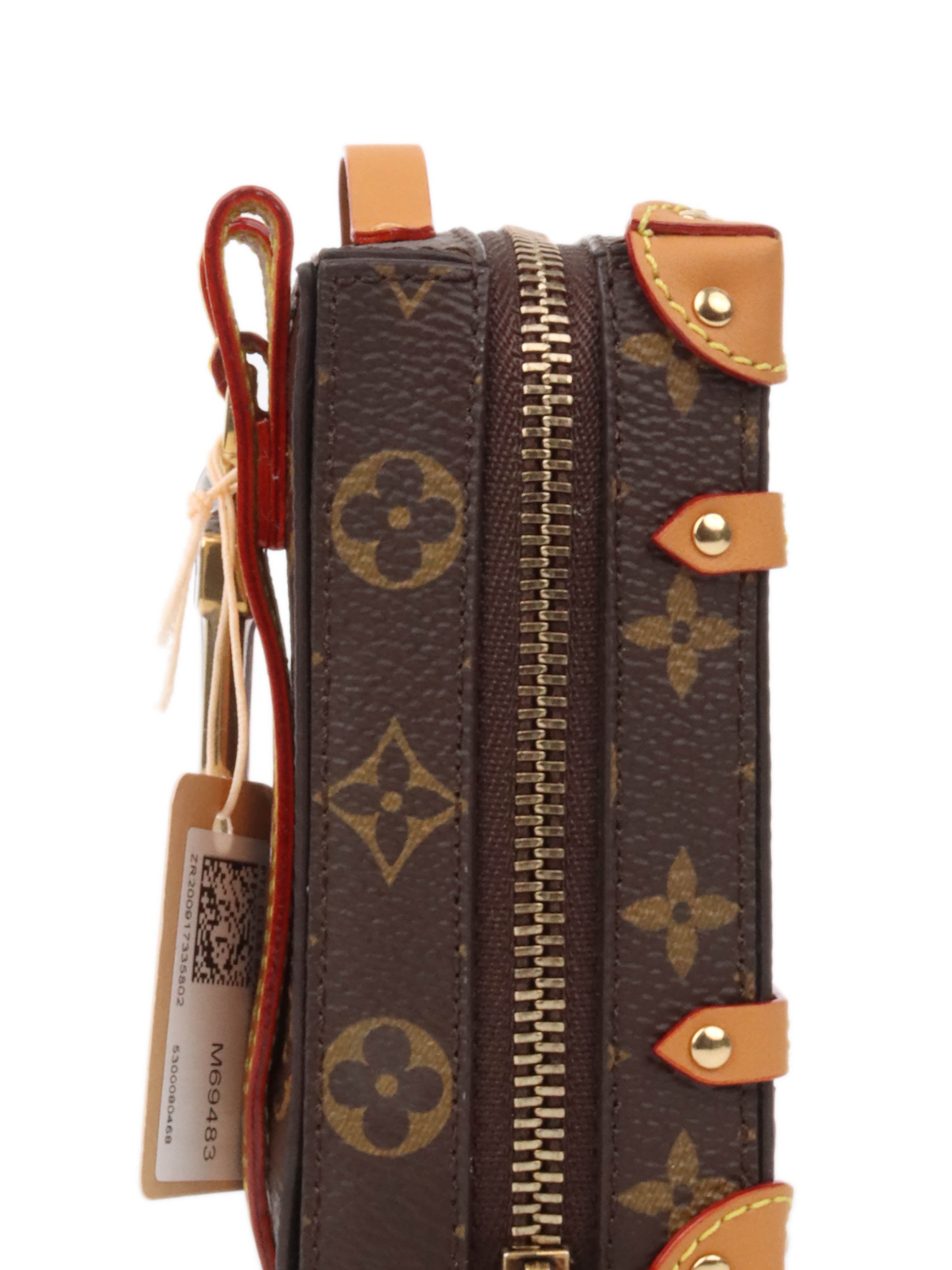 Louis Vuitton Soft Trunk Backpack Bag Charm and Key Holder – Votre Luxe