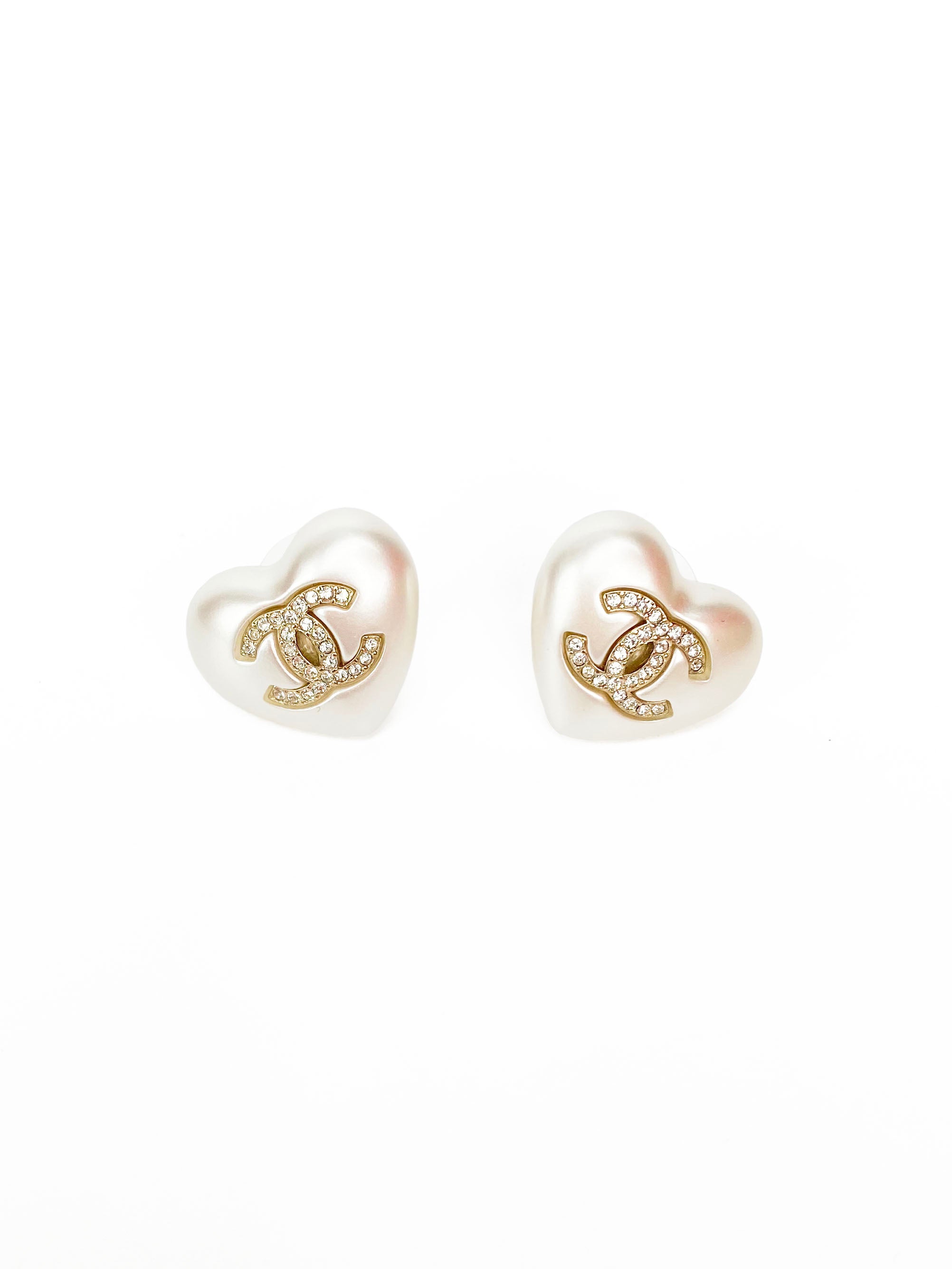 Chanel Heart Faux Pearl Earrings – Votre Luxe