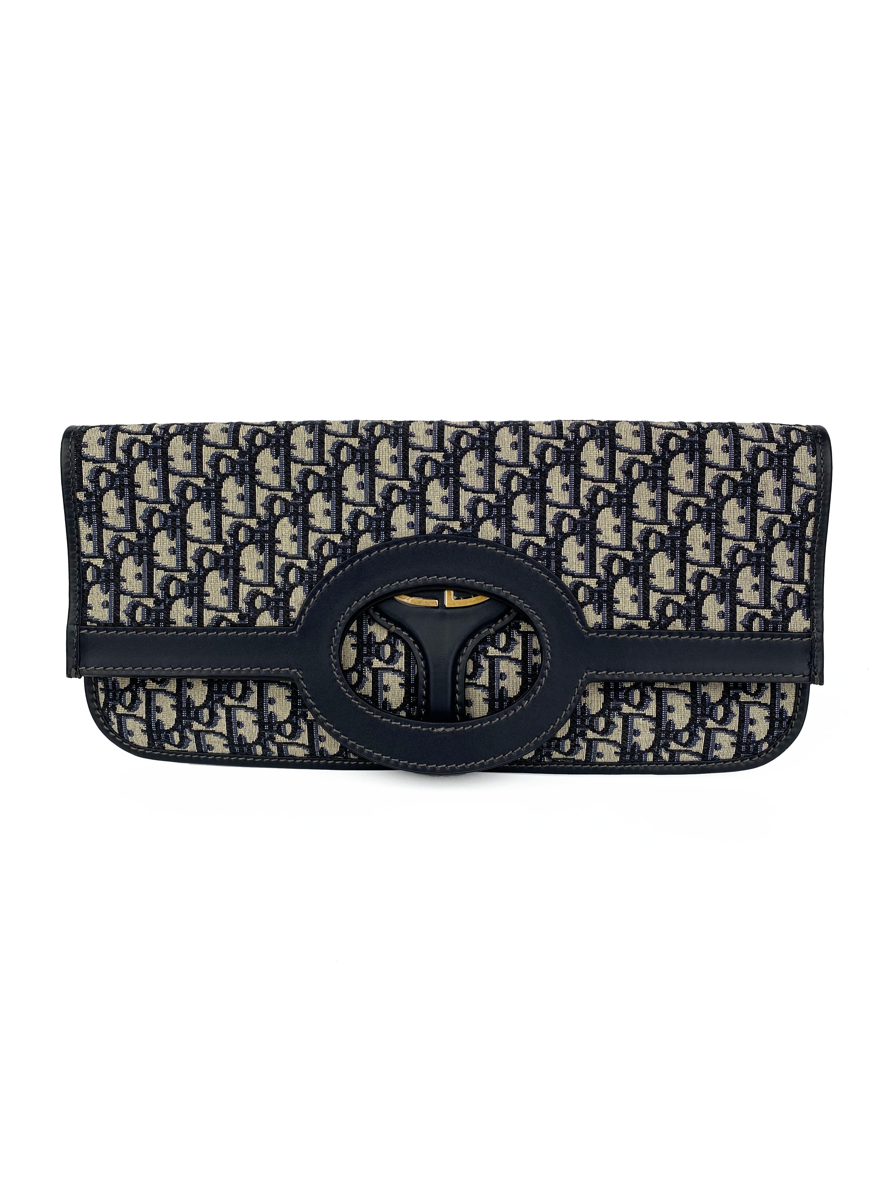 DiorObliqueMonogramFoldoverClutch-9.jpg