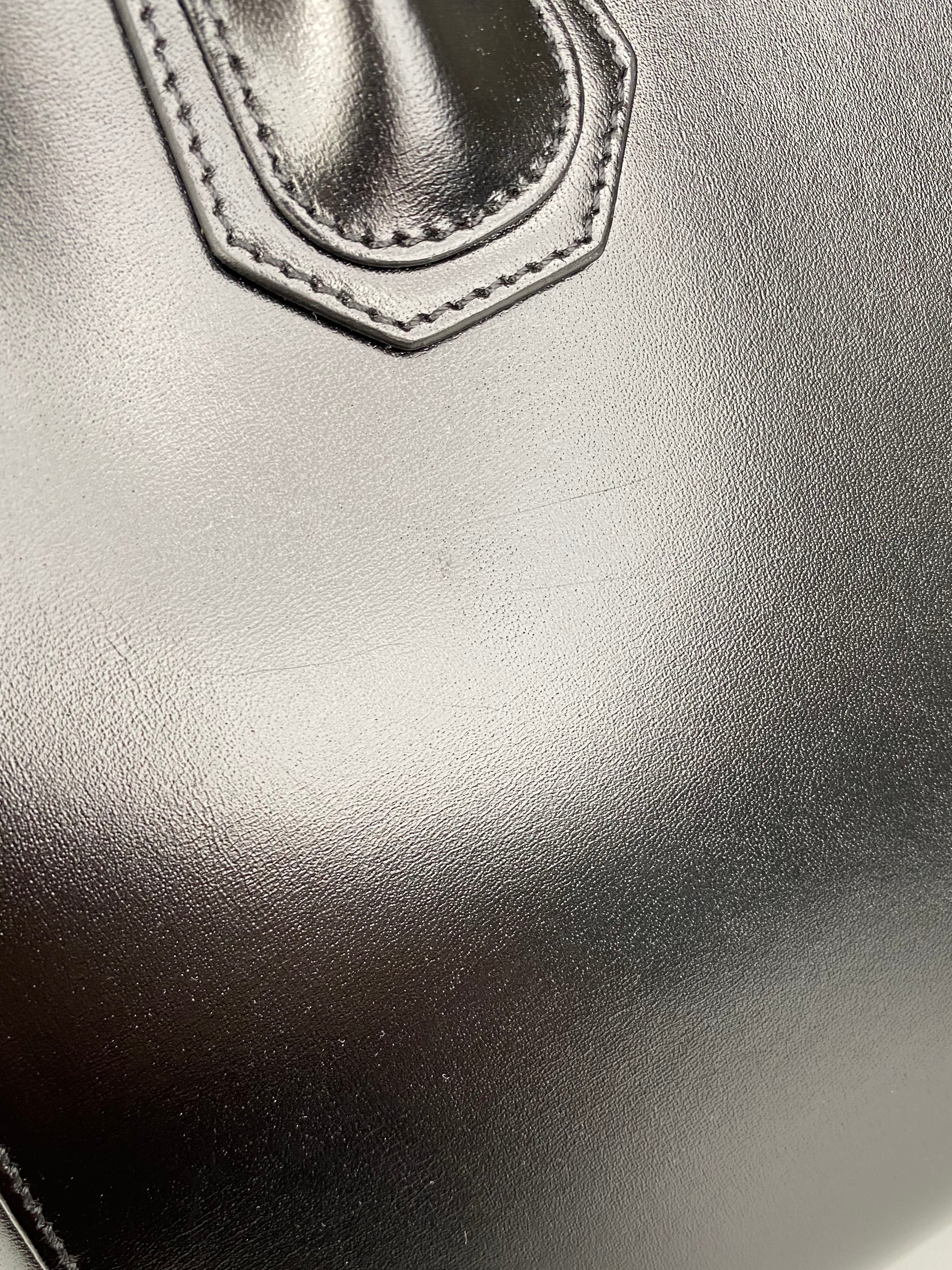 Givenchy Medium Black Antigona Tote Bag
