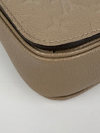 Louis Vuitton Beige Pochette Metis Bag