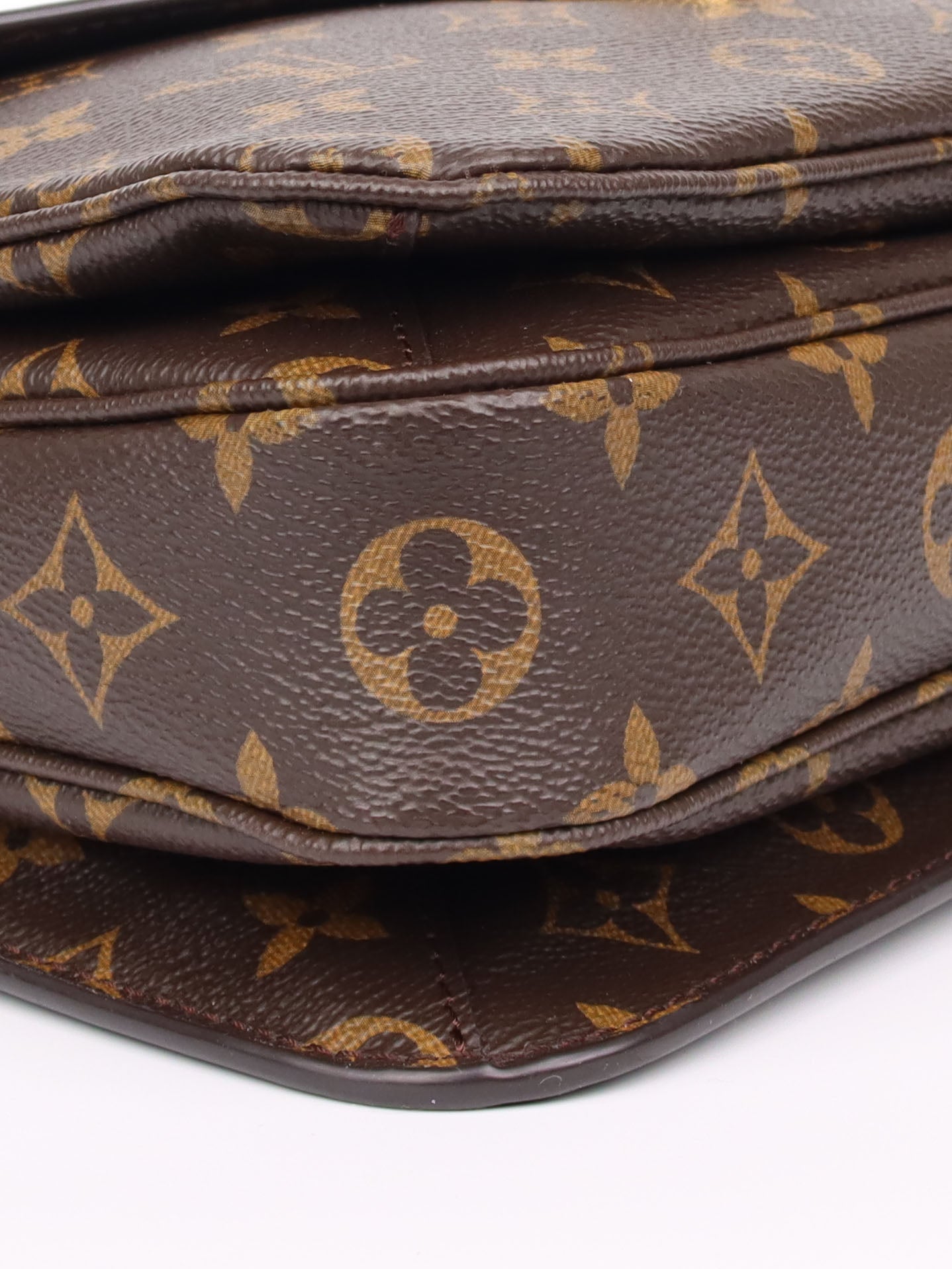 Louis Vuitton Monogram Pochette Metis Bag