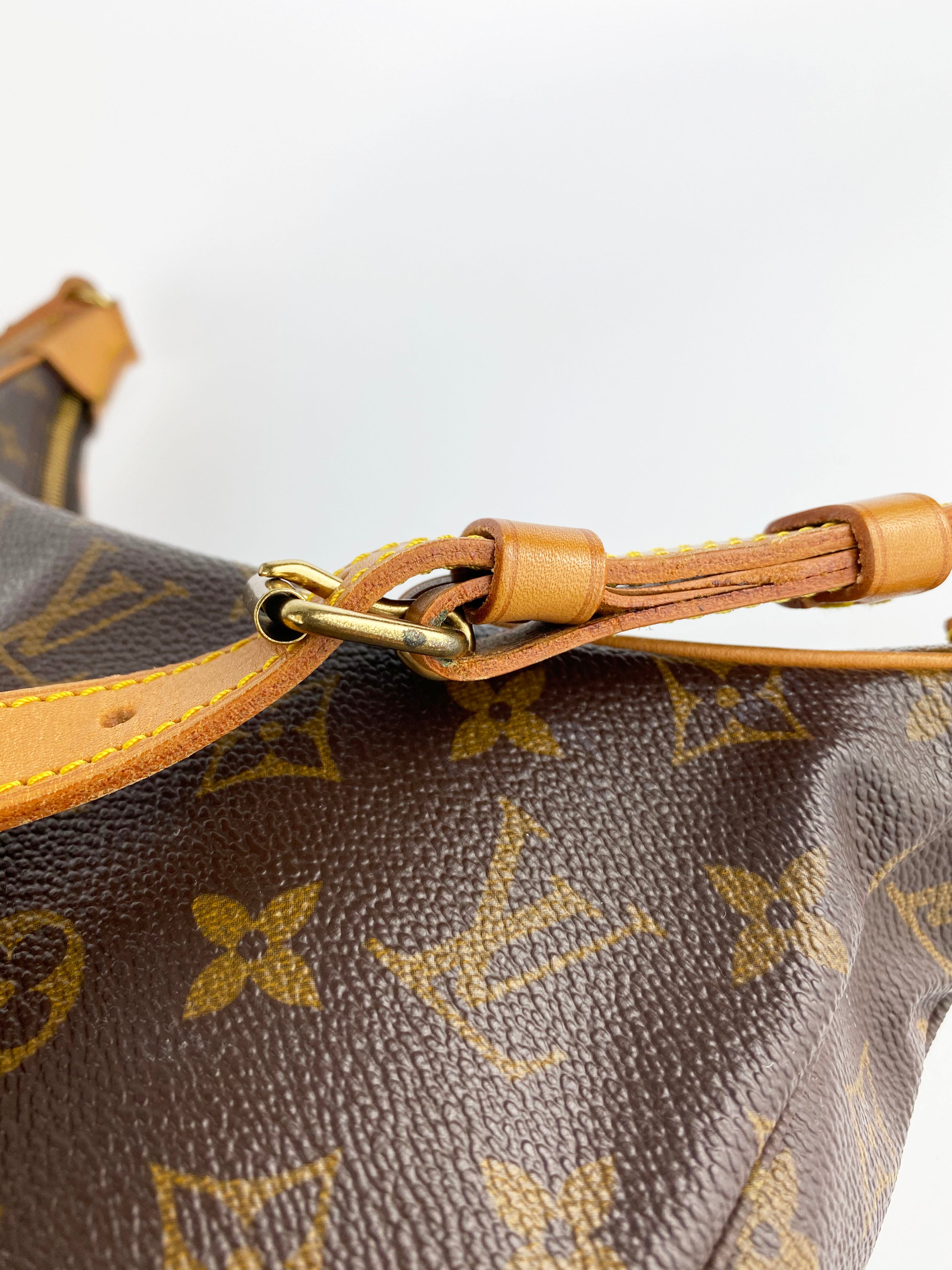 Louis Vuitton Vintage Bagatelle Bag – Votre Luxe